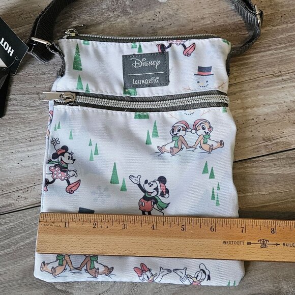 Disney Loungefly Mickey & Friends 4Holiday White Crossbody Bag Passport Purse - Picture 10 of 14